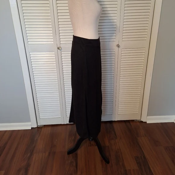 L Love vegan black suede skirt sz medium *K - Picture 4 of 9